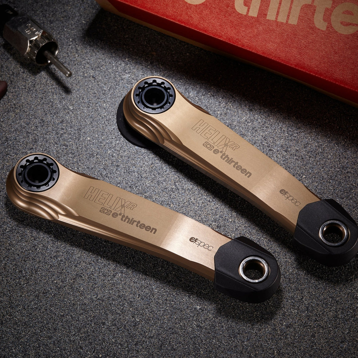 Jeu de 4 plaquettes de frein à disque BREMBO P 68 002 Jeu de 4 plaquettes de frein à disque BREMBO P 68 002