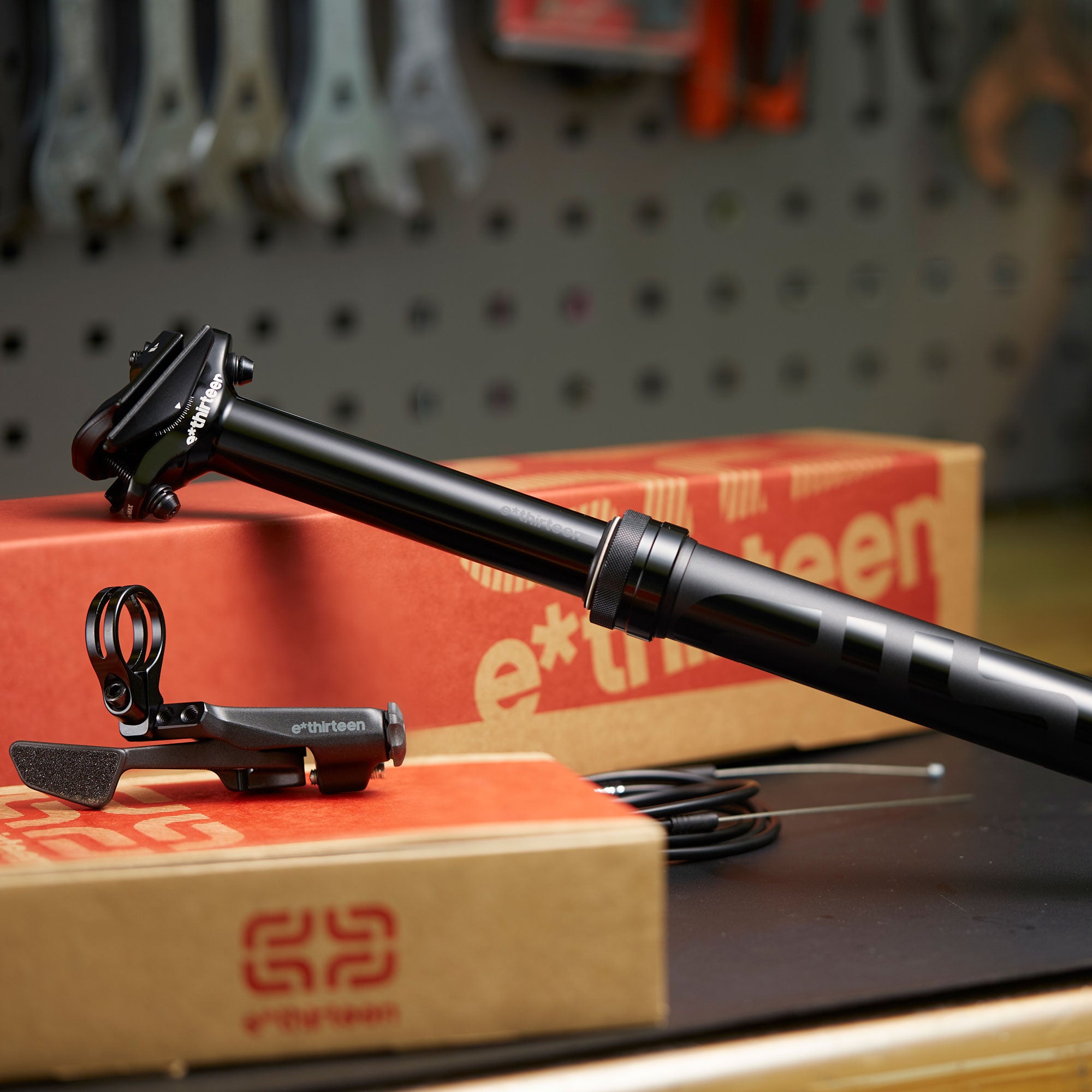 MTB Dropper Posts with Tool-Free Travel Adjustment