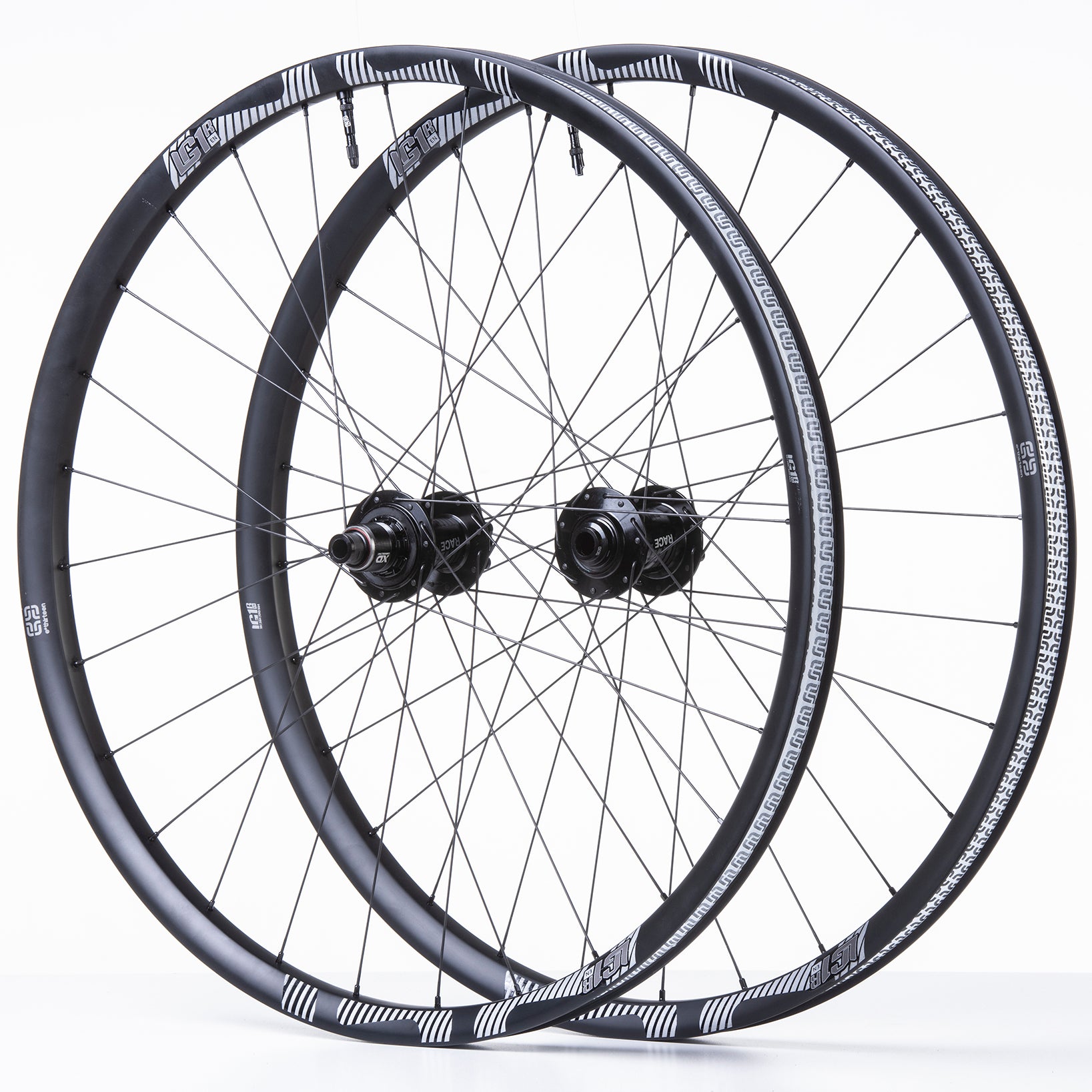 LG1 Race Carbon Enduro Wheels